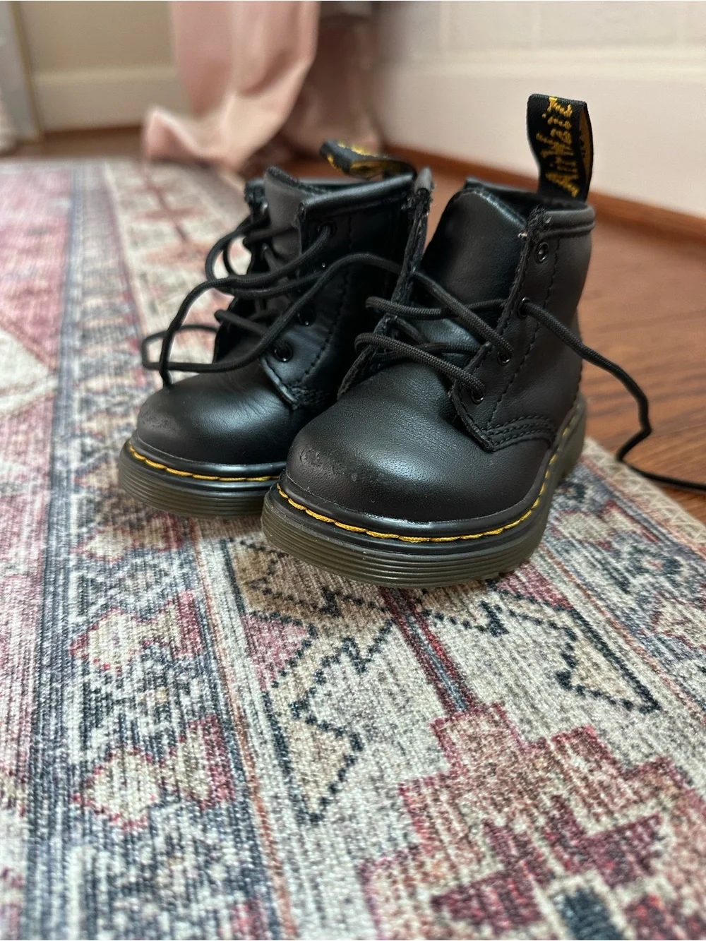 Dr. Martens classic black